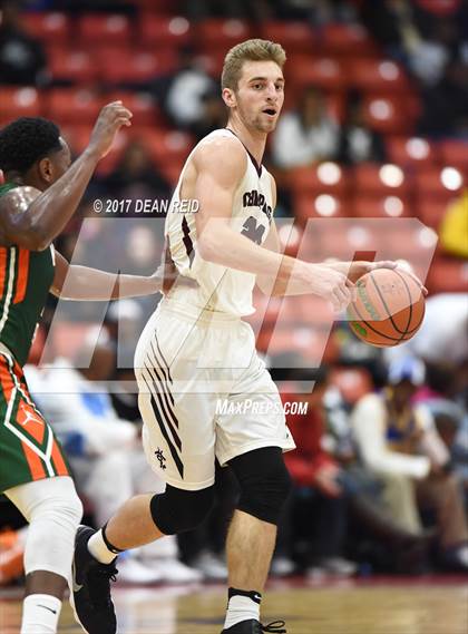 Thumbnail 3 in Morgan Park vs. Champaign Central (Chicago Elite Classic) photogallery.