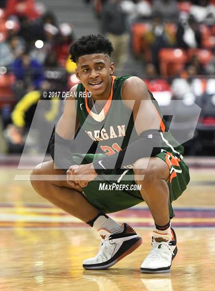 Thumbnail 3 in Morgan Park vs. Champaign Central (Chicago Elite Classic) photogallery.