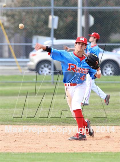 Thumbnail 3 in Archbishop Rummel vs. Belle Chase photogallery.