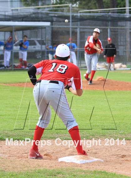 Thumbnail 1 in Archbishop Rummel vs. Belle Chase photogallery.