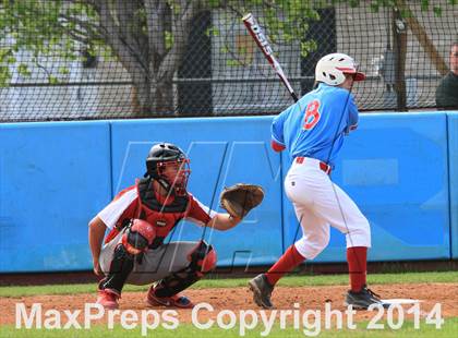 Thumbnail 3 in Archbishop Rummel vs. Belle Chase photogallery.