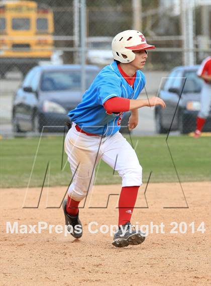 Thumbnail 3 in Archbishop Rummel vs. Belle Chase photogallery.