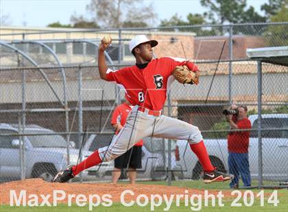 Thumbnail 2 in Archbishop Rummel vs. Belle Chase photogallery.