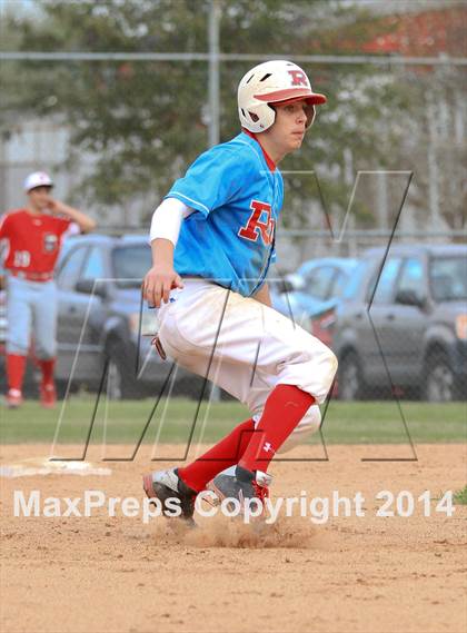 Thumbnail 3 in Archbishop Rummel vs. Belle Chase photogallery.