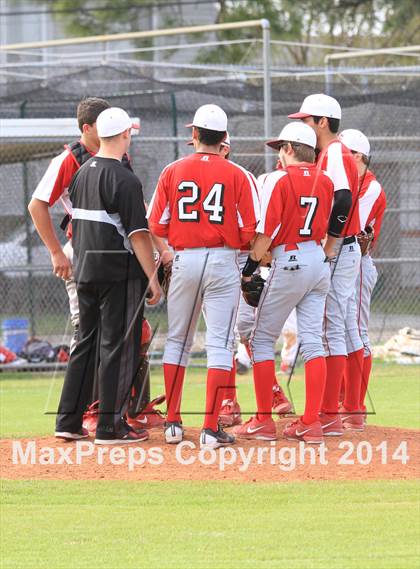Thumbnail 2 in Archbishop Rummel vs. Belle Chase photogallery.