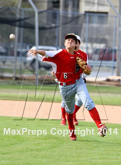 Thumbnail 1 in Archbishop Rummel vs. Belle Chase photogallery.
