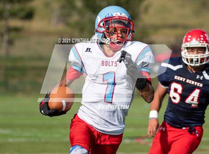 Thumbnail 2 in Kent Denver vs Manual photogallery.