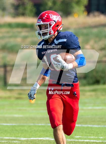 Thumbnail 3 in Kent Denver vs Manual photogallery.