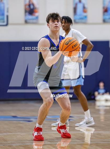 Thumbnail 2 in Walton vs. Pope photogallery.