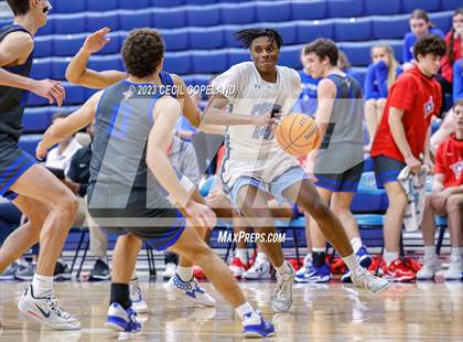 Thumbnail 2 in Walton vs. Pope photogallery.