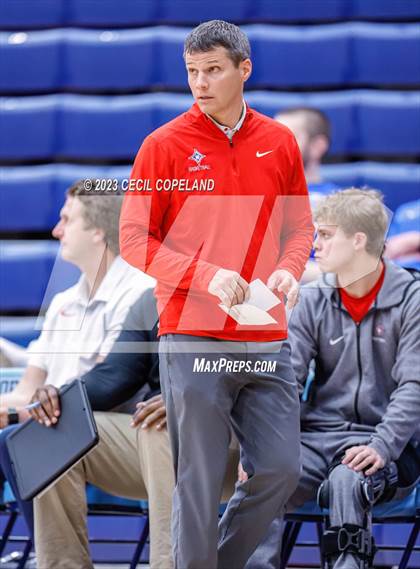 Thumbnail 3 in Walton vs. Pope photogallery.