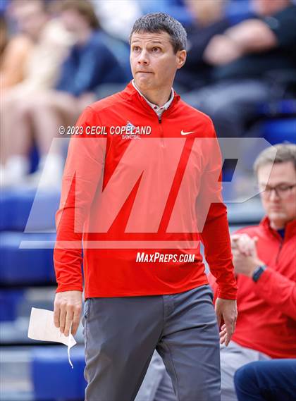Thumbnail 2 in Walton vs. Pope photogallery.