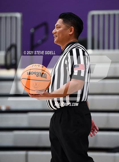 Thumbnail 3 in San Juan Hills vs Rancho Solano Prep (The Holiday Classic) photogallery.