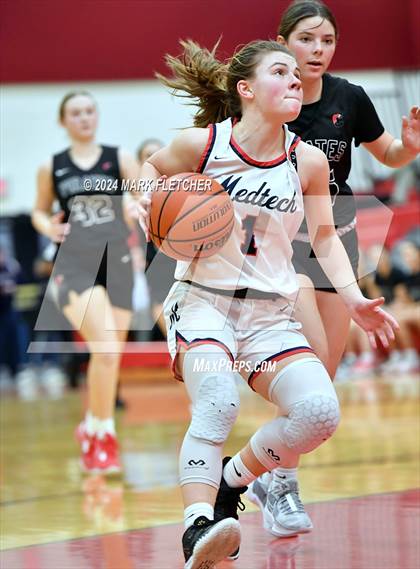 Thumbnail 3 in Medford Tech @ Cinnaminson (NJSIAA South Group 2 First Round) photogallery.
