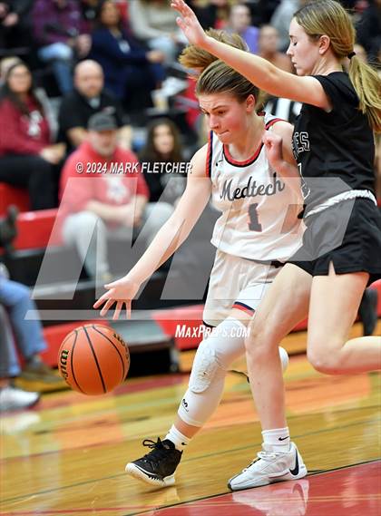 Thumbnail 3 in Medford Tech @ Cinnaminson (NJSIAA South Group 2 First Round) photogallery.