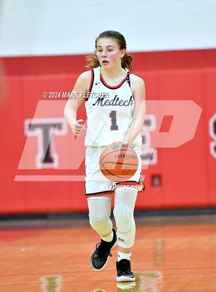 Thumbnail 3 in Medford Tech @ Cinnaminson (NJSIAA South Group 2 First Round) photogallery.
