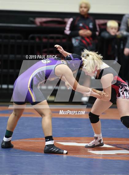 Thumbnail 2 in UIL 4A Regional Wrestling Championships  photogallery.