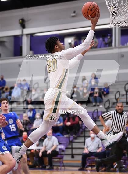 Thumbnail 1 in St. Vincent-St. Mary vs. Gilmour Academy (OHSAA D2 Regional Final) photogallery.