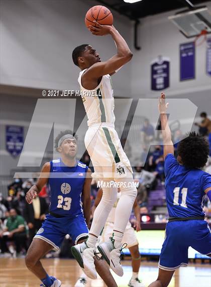 Thumbnail 1 in St. Vincent-St. Mary vs. Gilmour Academy (OHSAA D2 Regional Final) photogallery.