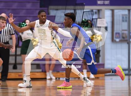 Thumbnail 3 in St. Vincent-St. Mary vs. Gilmour Academy (OHSAA D2 Regional Final) photogallery.