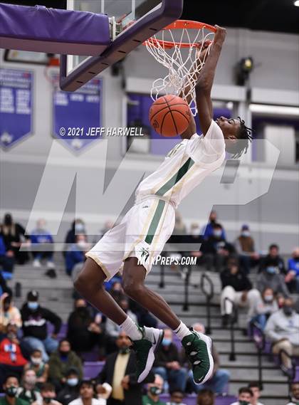 Thumbnail 3 in St. Vincent-St. Mary vs. Gilmour Academy (OHSAA D2 Regional Final) photogallery.