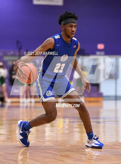 Thumbnail 2 in St. Vincent-St. Mary vs. Gilmour Academy (OHSAA D2 Regional Final) photogallery.