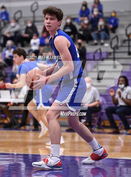 Thumbnail 3 in St. Vincent-St. Mary vs. Gilmour Academy (OHSAA D2 Regional Final) photogallery.