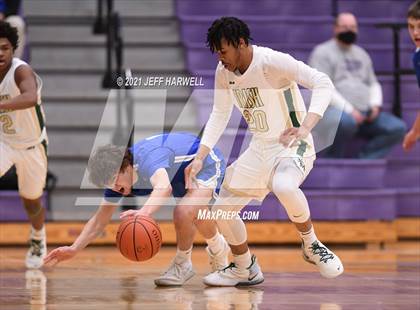 Thumbnail 2 in St. Vincent-St. Mary vs. Gilmour Academy (OHSAA D2 Regional Final) photogallery.