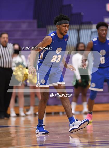 Thumbnail 2 in St. Vincent-St. Mary vs. Gilmour Academy (OHSAA D2 Regional Final) photogallery.