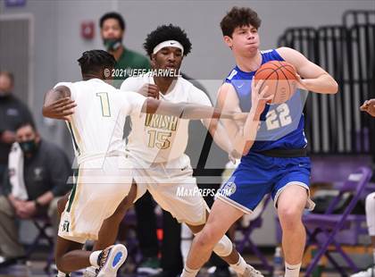 Thumbnail 2 in St. Vincent-St. Mary vs. Gilmour Academy (OHSAA D2 Regional Final) photogallery.