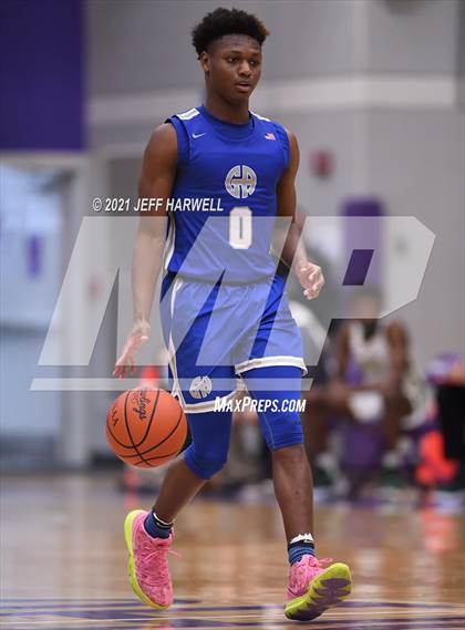 Thumbnail 3 in St. Vincent-St. Mary vs. Gilmour Academy (OHSAA D2 Regional Final) photogallery.