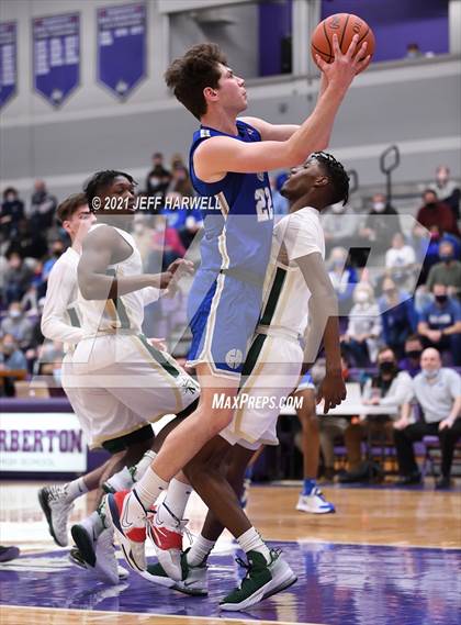 Thumbnail 2 in St. Vincent-St. Mary vs. Gilmour Academy (OHSAA D2 Regional Final) photogallery.