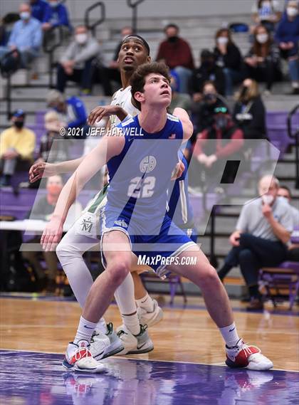 Thumbnail 2 in St. Vincent-St. Mary vs. Gilmour Academy (OHSAA D2 Regional Final) photogallery.