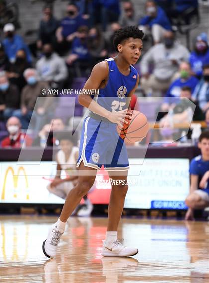 Thumbnail 2 in St. Vincent-St. Mary vs. Gilmour Academy (OHSAA D2 Regional Final) photogallery.