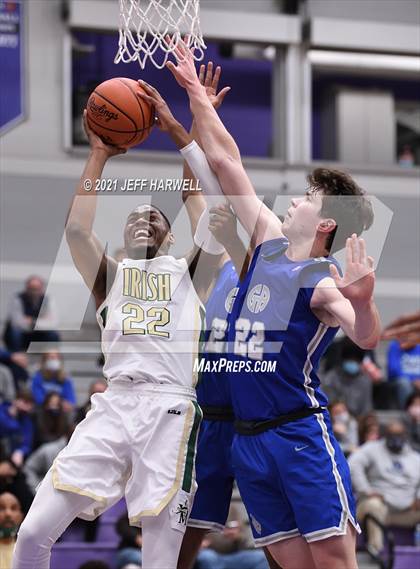 Thumbnail 2 in St. Vincent-St. Mary vs. Gilmour Academy (OHSAA D2 Regional Final) photogallery.
