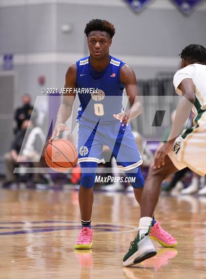 Thumbnail 2 in St. Vincent-St. Mary vs. Gilmour Academy (OHSAA D2 Regional Final) photogallery.