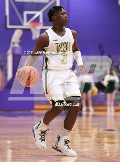 Thumbnail 3 in St. Vincent-St. Mary vs. Gilmour Academy (OHSAA D2 Regional Final) photogallery.
