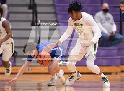Thumbnail 3 in St. Vincent-St. Mary vs. Gilmour Academy (OHSAA D2 Regional Final) photogallery.