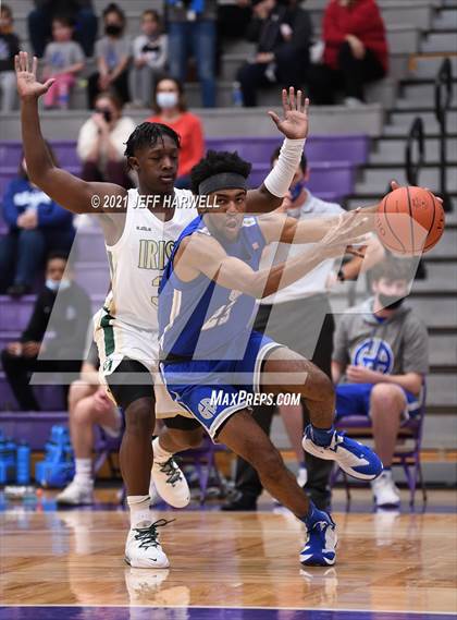 Thumbnail 2 in St. Vincent-St. Mary vs. Gilmour Academy (OHSAA D2 Regional Final) photogallery.