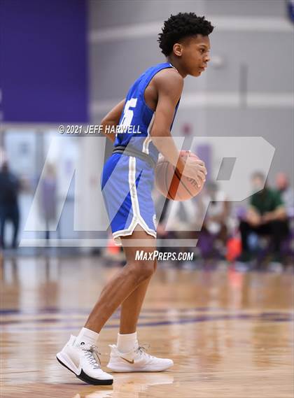 Thumbnail 3 in St. Vincent-St. Mary vs. Gilmour Academy (OHSAA D2 Regional Final) photogallery.