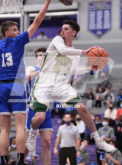 Thumbnail 2 in St. Vincent-St. Mary vs. Gilmour Academy (OHSAA D2 Regional Final) photogallery.