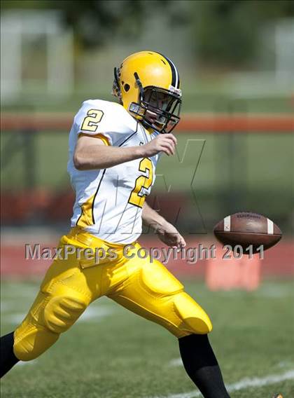 Thumbnail 1 in Lake Forest Academy vs. St. Laurence photogallery.
