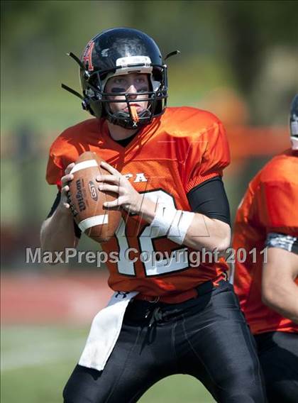Thumbnail 1 in Lake Forest Academy vs. St. Laurence photogallery.