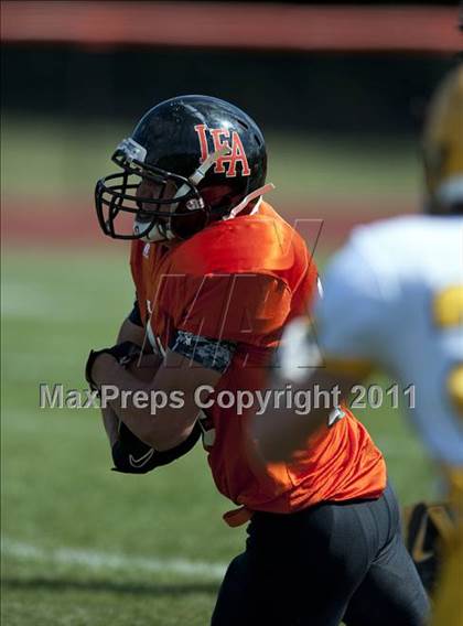 Thumbnail 3 in Lake Forest Academy vs. St. Laurence photogallery.