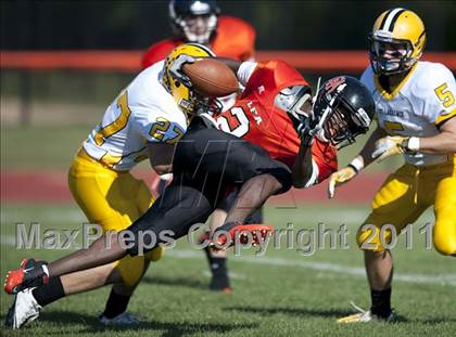 Thumbnail 2 in Lake Forest Academy vs. St. Laurence photogallery.