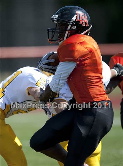 Thumbnail 2 in Lake Forest Academy vs. St. Laurence photogallery.