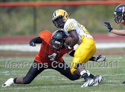 Thumbnail 3 in Lake Forest Academy vs. St. Laurence photogallery.