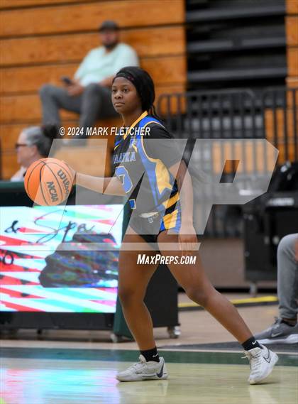 Thumbnail 1 in Flagler Palm Coast vs Palatka (Flagler Palm Coast Bulldog Holiday Classic) photogallery.