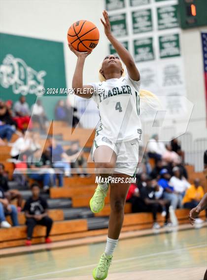 Thumbnail 3 in Flagler Palm Coast vs Palatka (Flagler Palm Coast Bulldog Holiday Classic) photogallery.