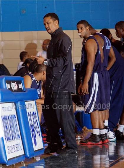 Thumbnail 2 in Forest Hills vs Canarsie (Queens Jam Christmas Classic) photogallery.